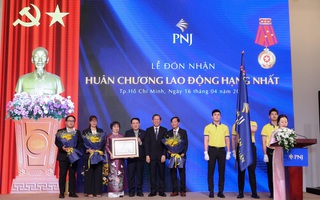 PNJ đón nhận Huân chương Lao động hạng Nhất