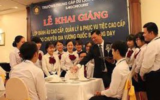 Phát triển nguồn nhân lực cho ngành du lịch