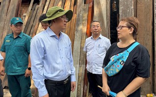 Ông Nguyễn Hồ Hải thăm, động viên các hộ dân trong vụ cháy ở quận 8