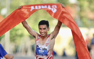 Giải half-marathon "Tự hào Tổ quốc tôi": Chiến thắng của các runner chuyên nghiệp