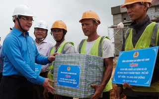 Chủ tịch Tổng LĐLĐ Việt Nam thăm công nhân Đường dây 500 kV mạch 3