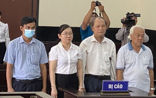 CLIP: Xét xử 4 bị cáo "thiếu trung thực" ở CDC Tiền Giang