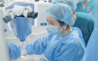 Việt Nam được chuyển giao phẫu thuật tật khúc xạ hiện đại nhất