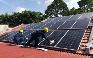 Điện mặt trời mái nhà bán giá 0 đồng để ngăn "trục lợi chính sách"