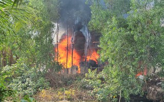TP HCM: Cháy lớn tại bãi chứa đồ phế liệu ở quận Bình Tân