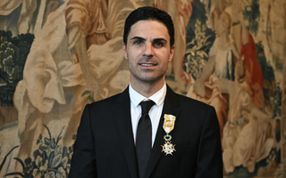 HLV Mikel Arteta được tặng Huân chương Hoàng gia Tây Ban Nha