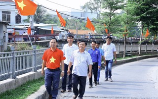 "Đường cờ Tổ quốc" đến với phường Thạnh Xuân, quận 12, TP HCM