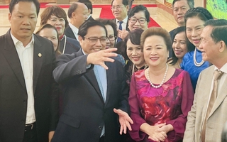 Madam Nguyễn Thị Nga cùng giới doanh nhân gặp gỡ Thủ tướng nhân Ngày Doanh nhân Việt Nam