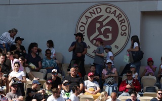 Roland Garros 2024: Tay vợt chủ nhà bị loại, khán giả phản ứng quá khích