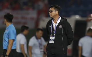 HLV Huỳnh Đức: "TP HCM chơi tốt, hưng phấn còn chúng tôi tự thua"