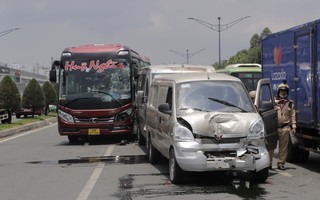 TP HCM: Tai nạn ô tô liên hoàn trên đường Trường Chinh
