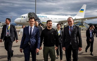 Tổng thống Ukraine đến Thụy Sĩ, bước vào thử thách lớn