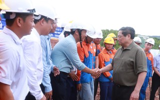 Thủ tướng thị sát tại công trường xây dựng đường dây 500 kV mạch 3