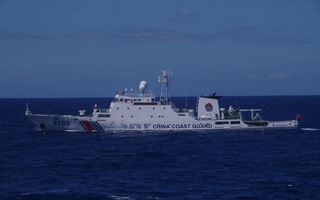 Tàu Nhật Bản, Trung Quốc đối đầu trên biển Hoa Đông