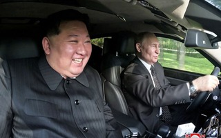 Điểm đặc biệt trong chiếc xe Tổng thống Putin tặng nhà lãnh đạo Triều Tiên