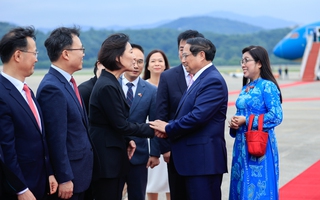 Thủ tướng Phạm Minh Chính và Phu nhân tới Seoul, bắt đầu thăm Hàn Quốc
