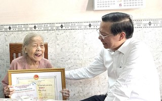 Trân trọng những đóng góp của người cao tuổi