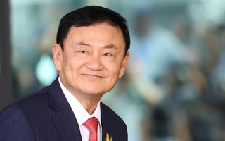 Ông Thaksin lên tiếng sau khi bị truy tố tội khi quân