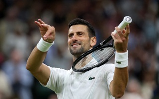 Wimbledon: Djokovic bất chiến tự nhiên thành, xác định 2 cặp bán kết