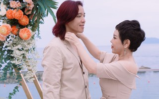 Việt Hương - Hoài Phương "tình tứ" kỷ niệm 18 năm cưới