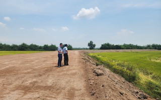 Đê bao ngăn lũ gần trăm tỉ chỉ ngăn được… lũ nhỏ!