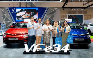 VinFast bàn giao lô xe điện VF e34 đầu tiên tại Indonesia