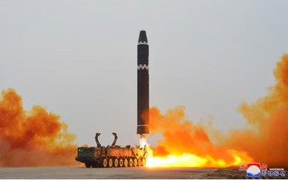 Triều Tiên thử tên lửa đạn đạo có thể mang đầu đạn siêu lớn