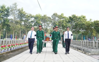 Xúc động lễ truy điệu các liệt sĩ tại Nghĩa trang liệt sĩ Đồi 82 ở Tây Ninh