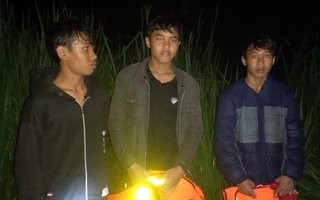 Đi bắt cá, 3 thiếu niên mắc kẹt giữa sông Đồng Nai khi thủy điện xả nước