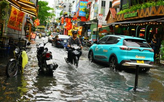 Cảnh báo mưa diện rộng ở TP HCM và Nam Bộ ngày 3-7