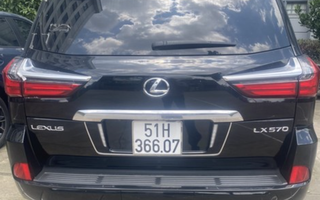 TP HCM: Công an tìm chủ nhân xe sang Lexus LX570