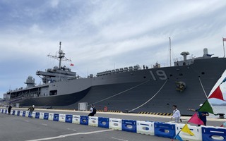 Soái hạm USS Blue Ridge của Hạm đội 7 Mỹ thăm Khánh Hòa