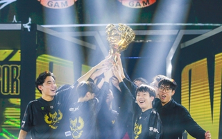 GAM Esports vô địch VCS, tuyển thủ Levi bật khóc