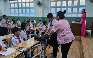 Những tình huống "khó đỡ" ngày tựu trường của học sinh TP HCM