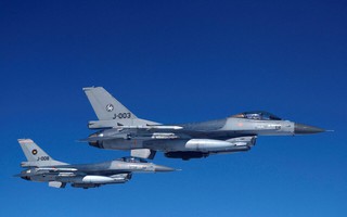 Ukraine xác nhận F-16 chính thức xung trận, "bắn hạ mục tiêu Nga"