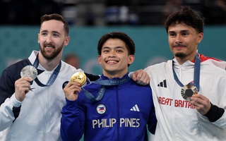 Olympic 2024: "Ông hoàng TDDC" Carlos Yulo giành HCV cho Philippines