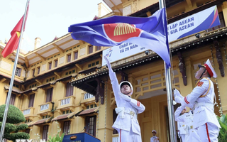 Trang trọng Lễ Thượng cờ ASEAN