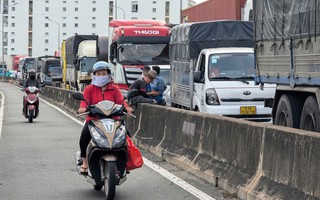 Chùm ảnh hiện trường và kẹt xe gần 3km sau tai nạn liên hoàn trên cầu Phú Mỹ