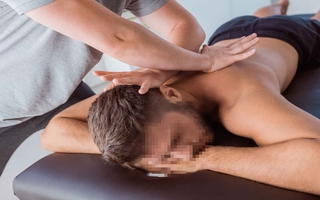 3 thiếu nữ bị bán vào cơ sở massage với giá 27 triệu đồng