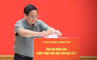 Thủ tướng và cán bộ, công chức VPCP ủng hộ đồng bào khắc phục hậu quả bão số 3