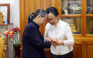 Phu nhân Tổng Bí thư, Chủ tịch nước Lào thăm Phu nhân cố Tổng Bí thư Nguyễn Phú Trọng