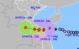 Bão số 4 giật cấp 11 áp sát, đổ bộ vào đất liền từ Quảng Bình-Quảng Trị trong 3-4 giờ tới