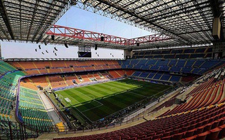 San Siro bị tước quyền đăng cai chung kết Champions League