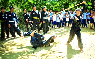 Tuyệt chiêu “Độc xà thám nguyệt”