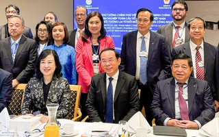 Bí thư Thành ủy TP HCM Nguyễn Văn Nên phát biểu tại tọa đàm về dược phẩm bên lề WEF Davos 2025