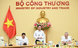Người tiêu dùng chưa có quyền lựa chọn đơn vị bán điện