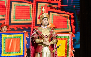 Nguyễn Tấn Đạt tỏa sáng sau chiến thắng Giải Hội đồng báo chí "Chuông vàng vọng cổ"