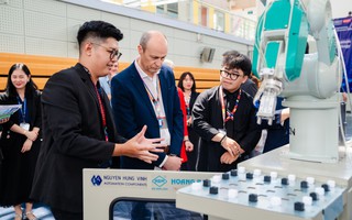 Triển lãm đồ án tốt nghiệp của sinh viên Trường ĐH RMIT Việt Nam có gì lạ ?