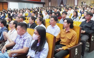“1 chọi 16,72” để thành công chức Huế