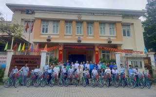 Phường Phú Thuận tiếp sức học sinh vượt khó